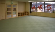 第3活動室（定員40名）　下足厳禁のじゅうたんの部屋です　ダンスやストレッチの教室、あまり大きな音が出ない音楽の練習などにご利用できます　
